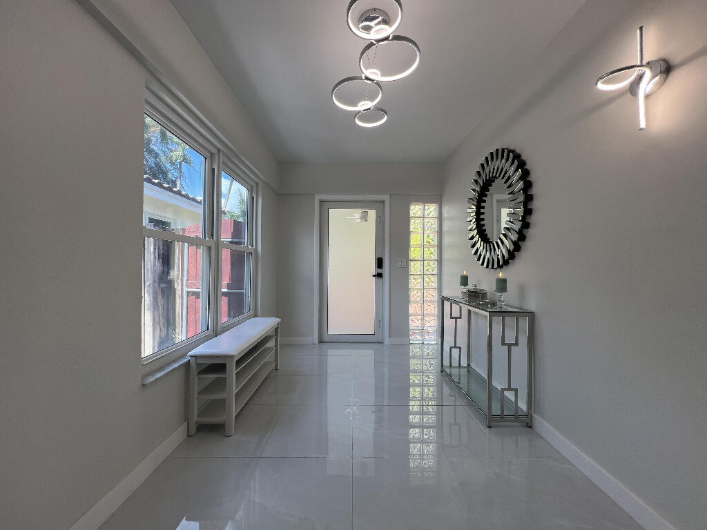1042 Tyler Street