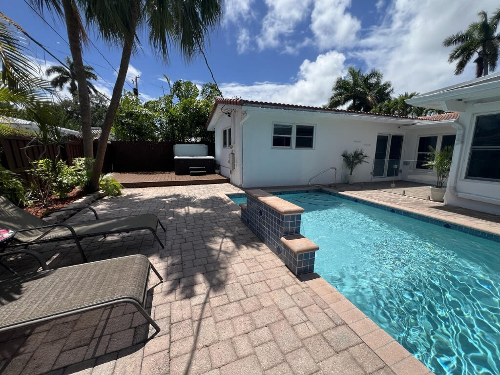 1042 Tyler Street, Hollywood FL 33019