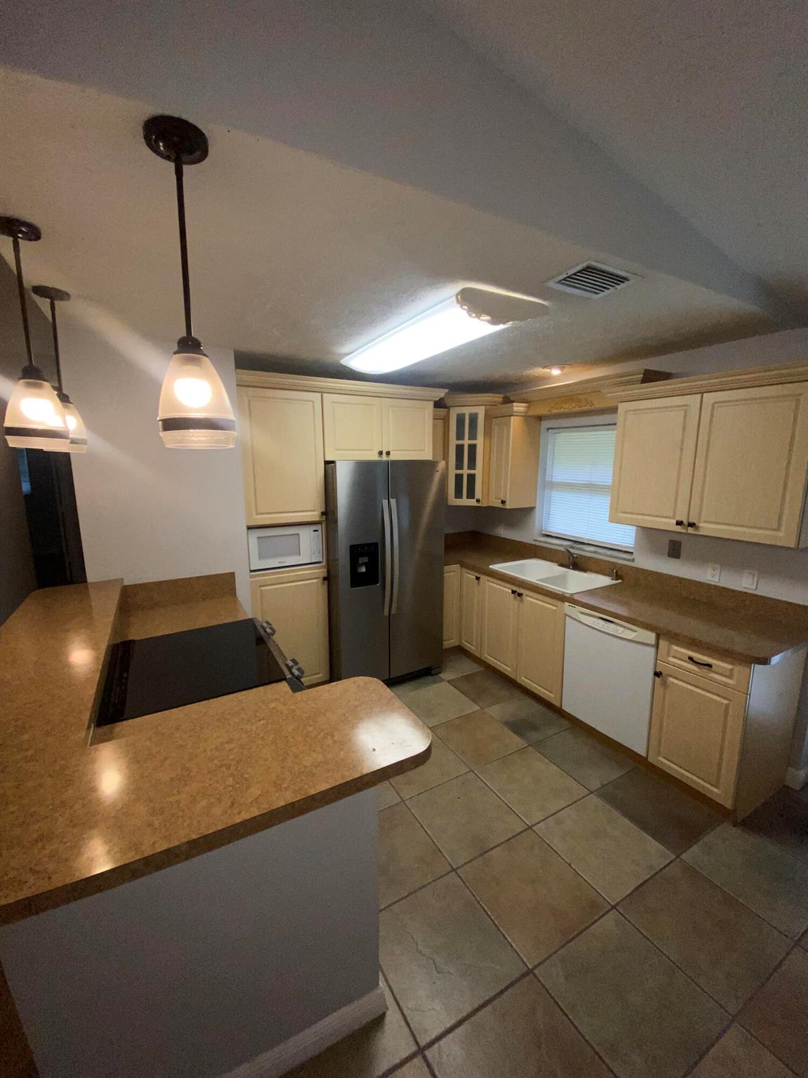 PORT ST LUCIE SECTION 8 - Residential Lease