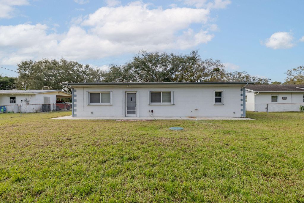 Photo of 206 N 37th Street, Fort Pierce, FL 34947 (MLS # R11056337)