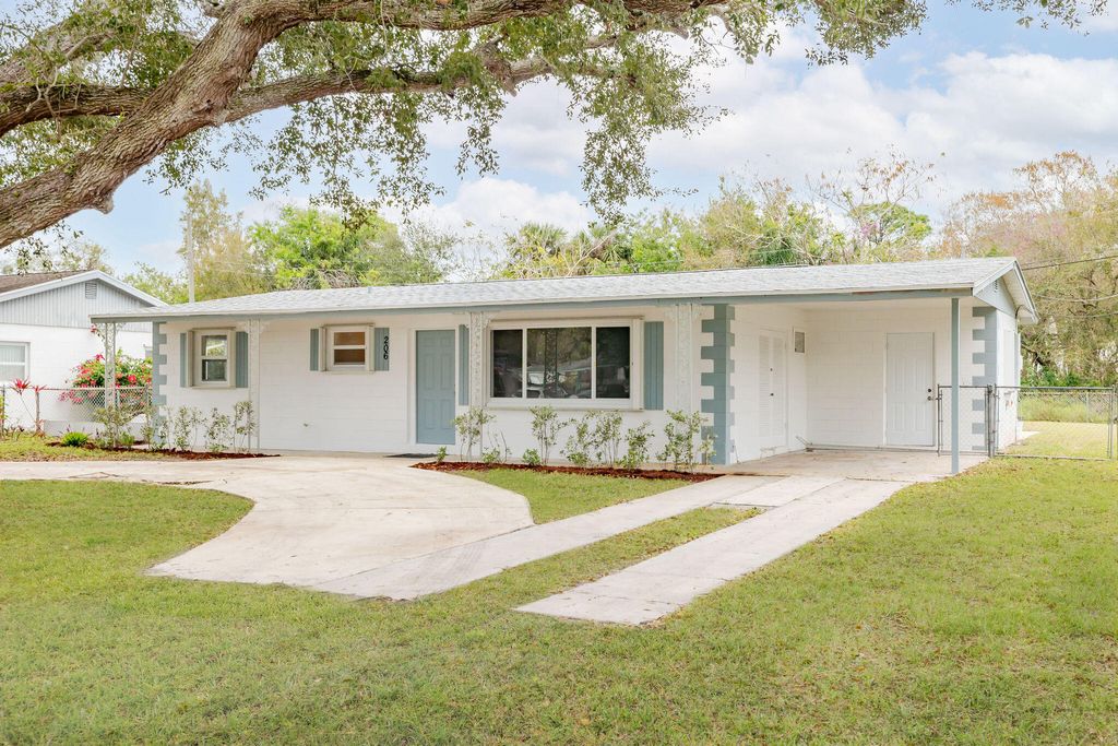 Photo of 206 N 37th Street, Fort Pierce, FL 34947 (MLS # R11056337)