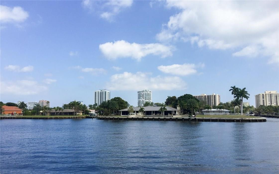 BAY COLONY SEC OF THE LAN - Residential