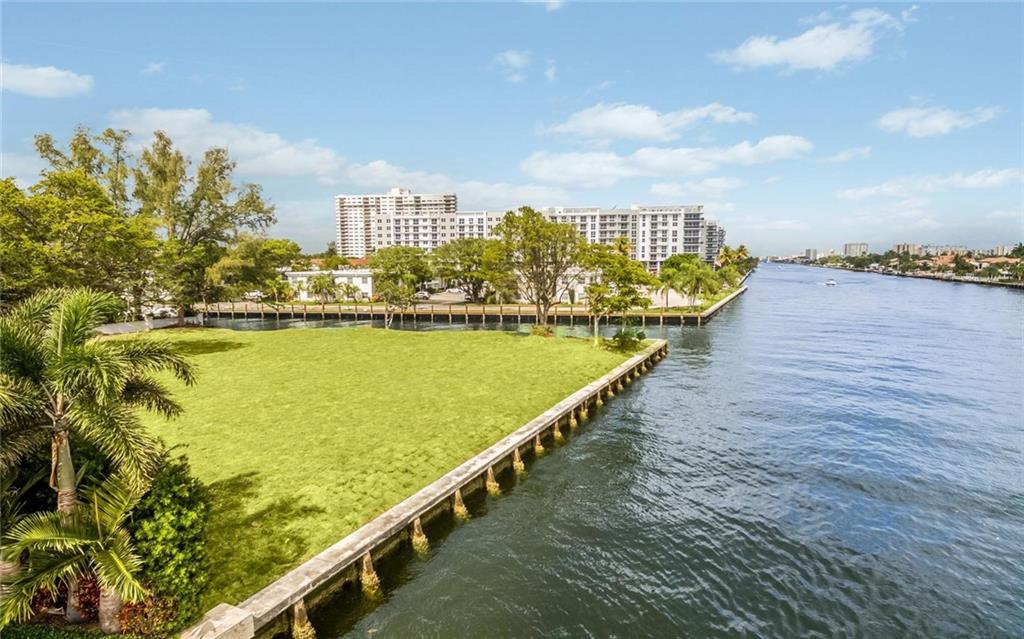 BAY COLONY SEC OF THE LAN - Residential