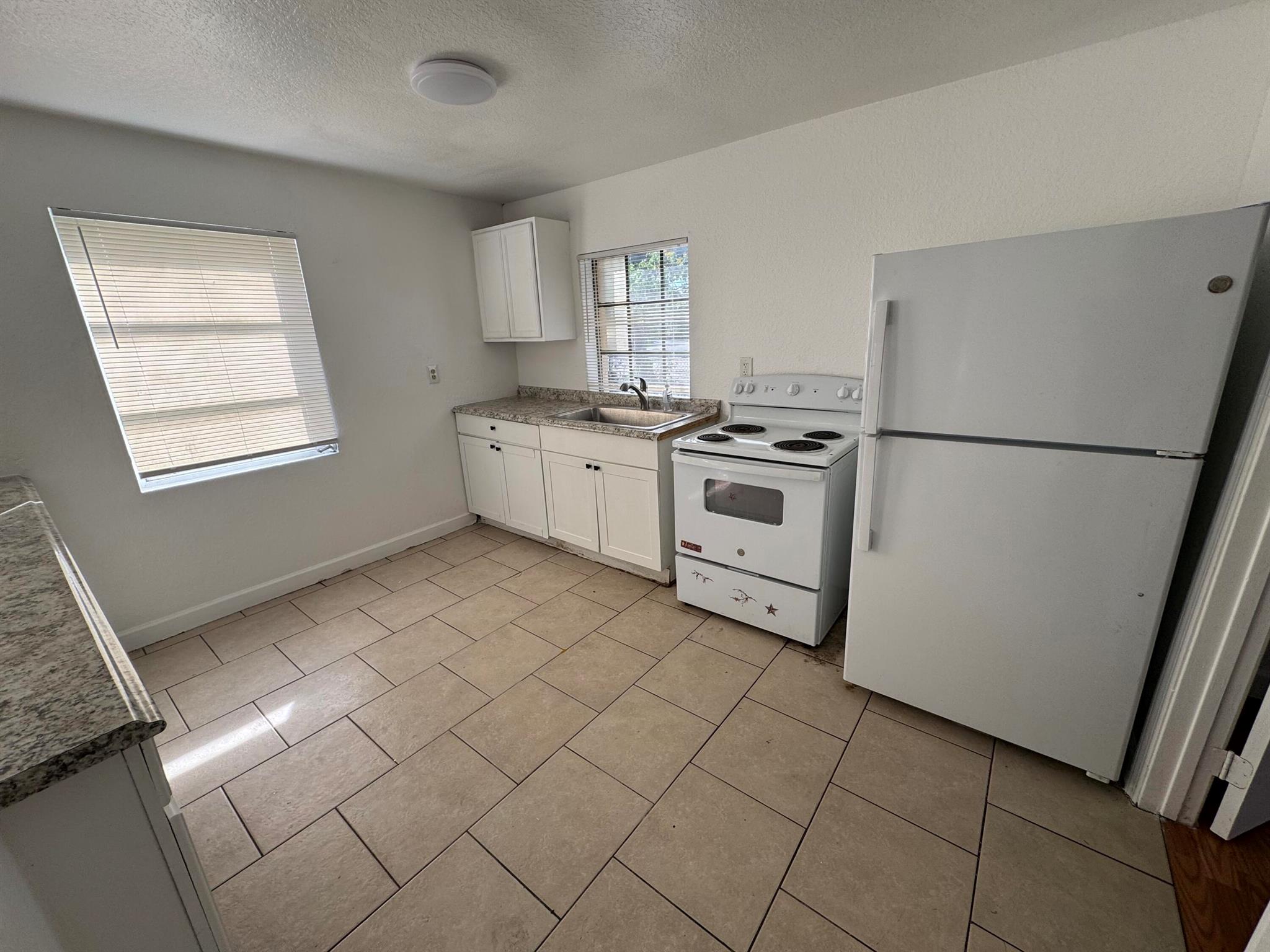 NORTH PALM BCH PL 2 - Residential Lease