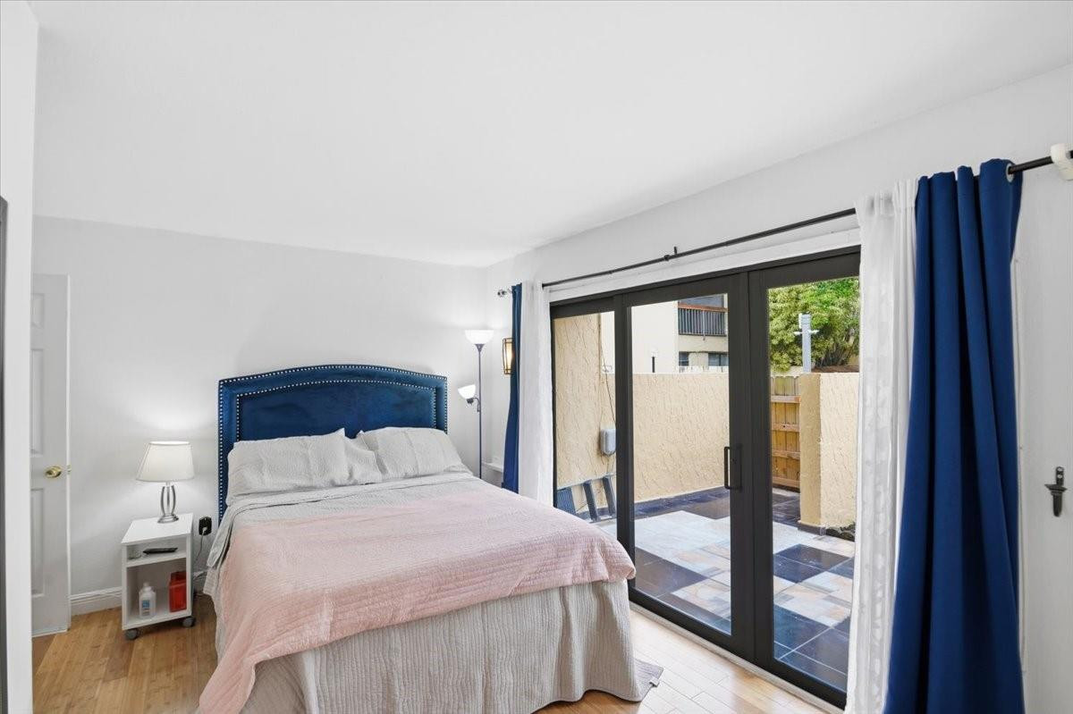 DEL RIO VILLAGE - Residential