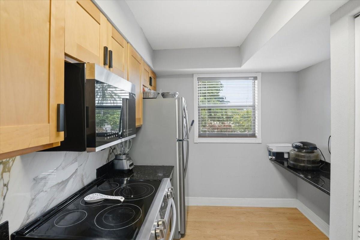 DEL RIO VILLAGE - Residential