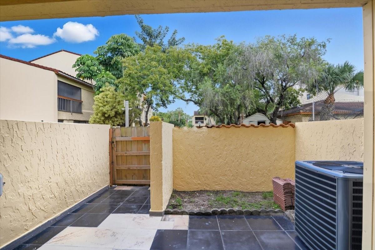 DEL RIO VILLAGE - Residential