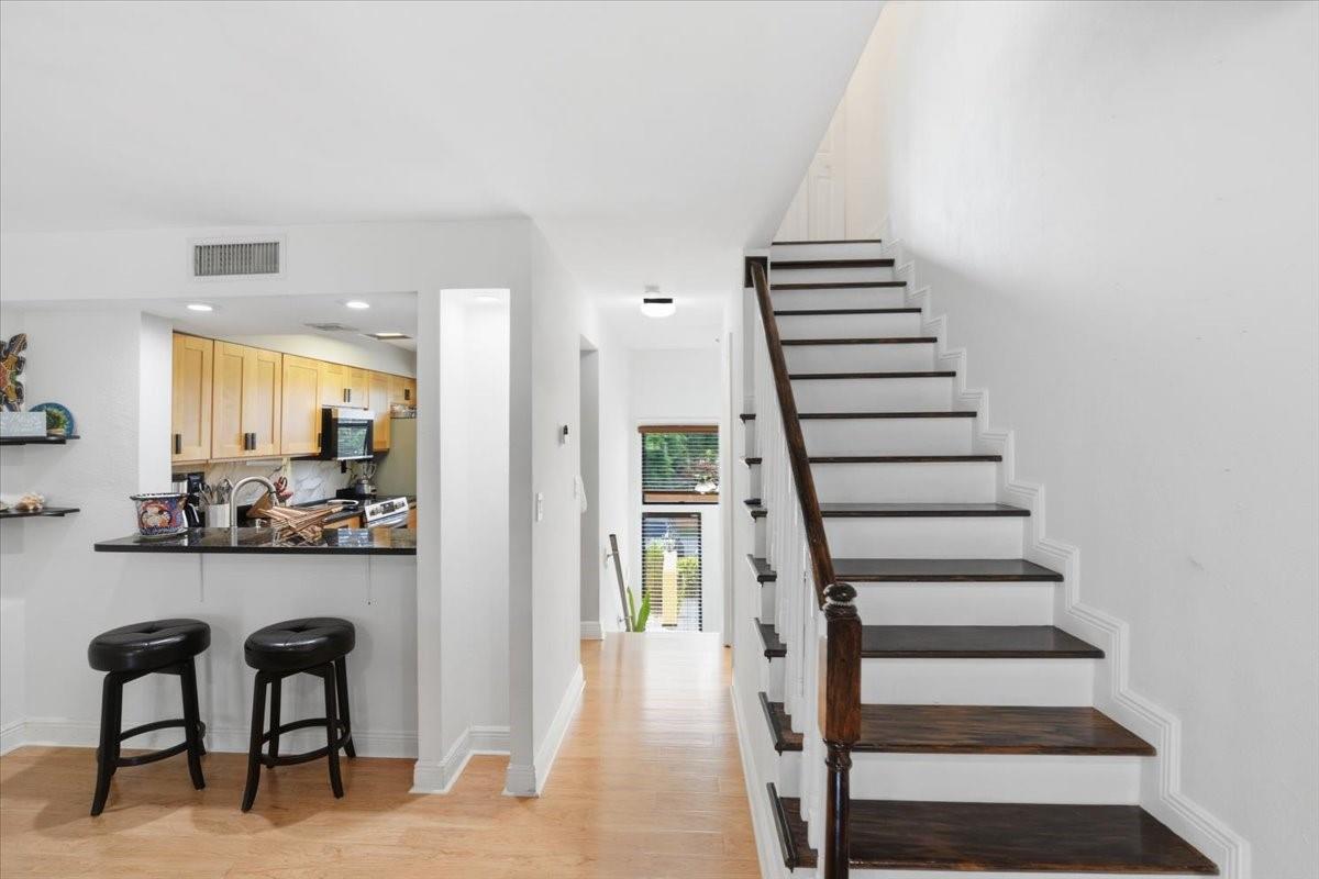 DEL RIO VILLAGE - Residential