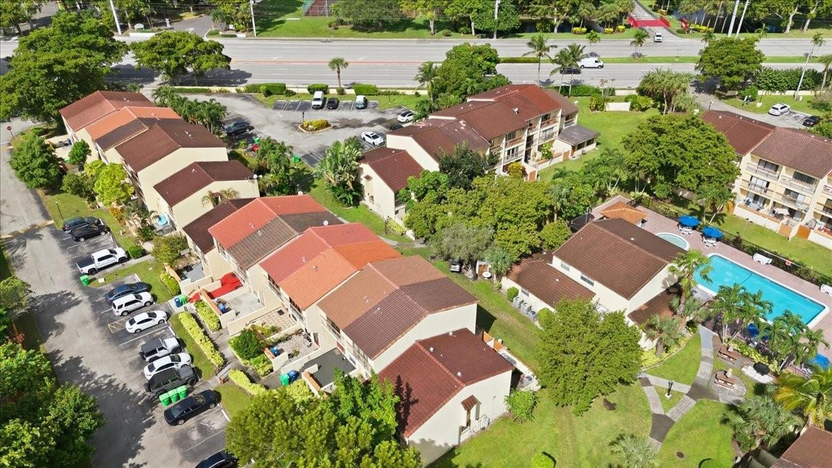 DEL RIO VILLAGE - Residential