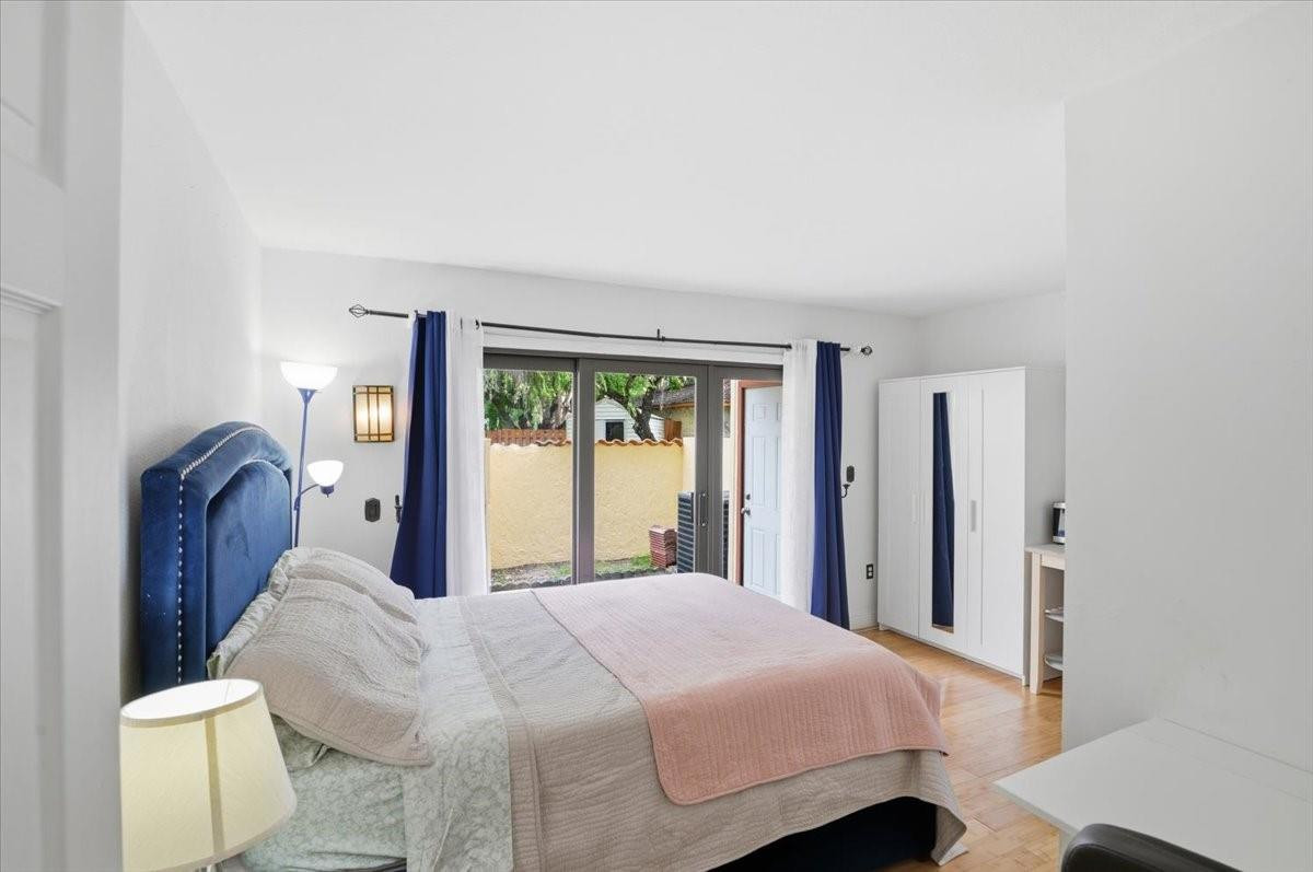 DEL RIO VILLAGE - Residential