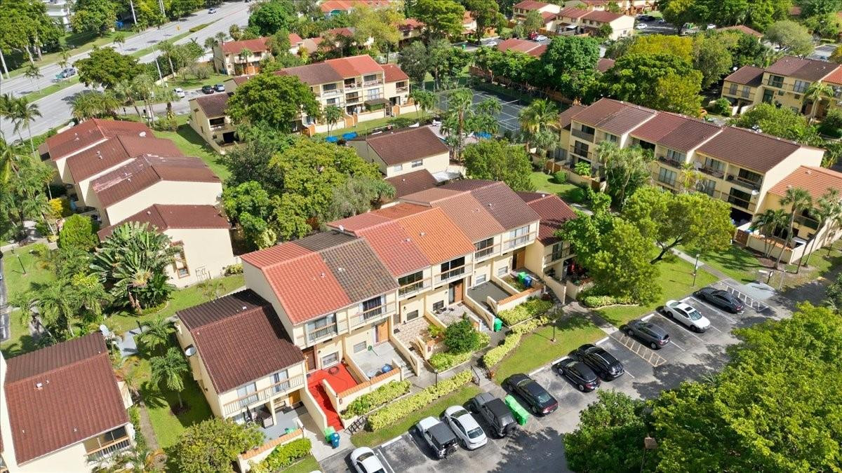 DEL RIO VILLAGE - Residential