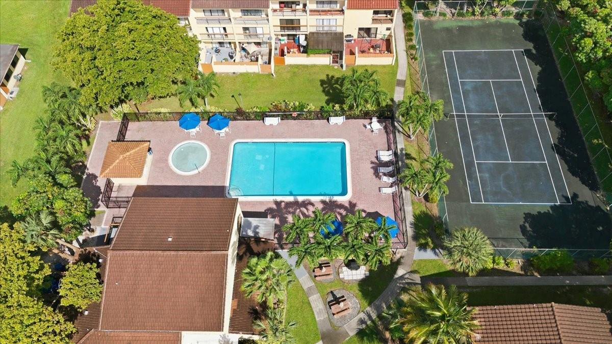 DEL RIO VILLAGE - Residential