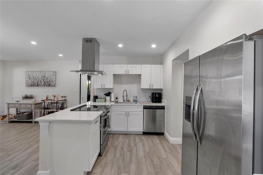 Photo of 342 SW 22nd Street, Fort Lauderdale, FL 33315 (MLS # F10497100)