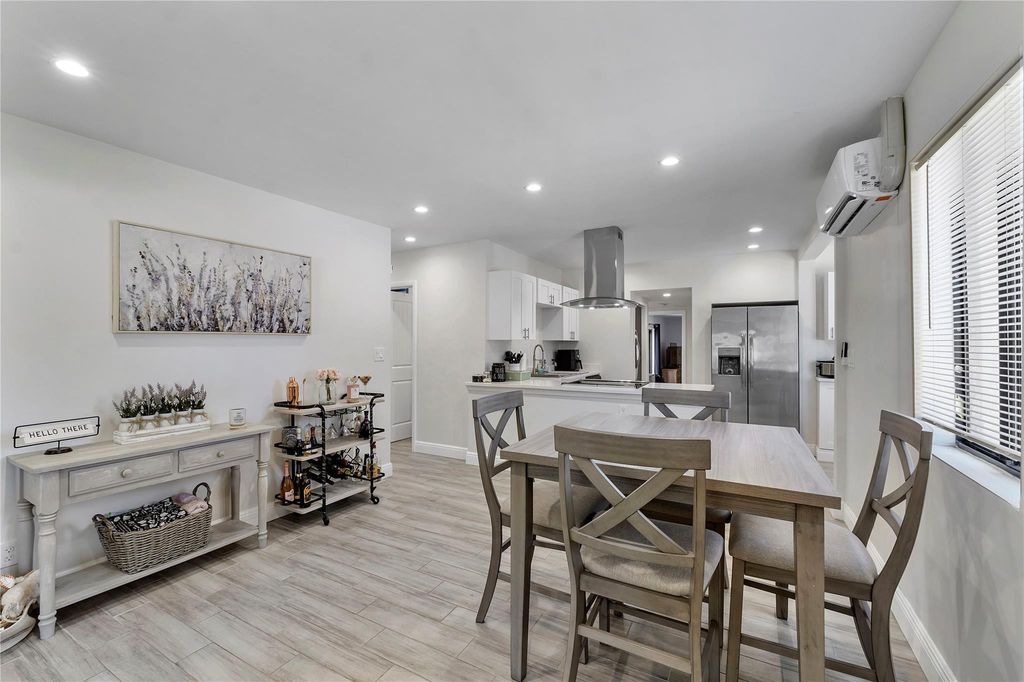 Photo of 342 SW 22nd Street, Fort Lauderdale, FL 33315 (MLS # F10497100)