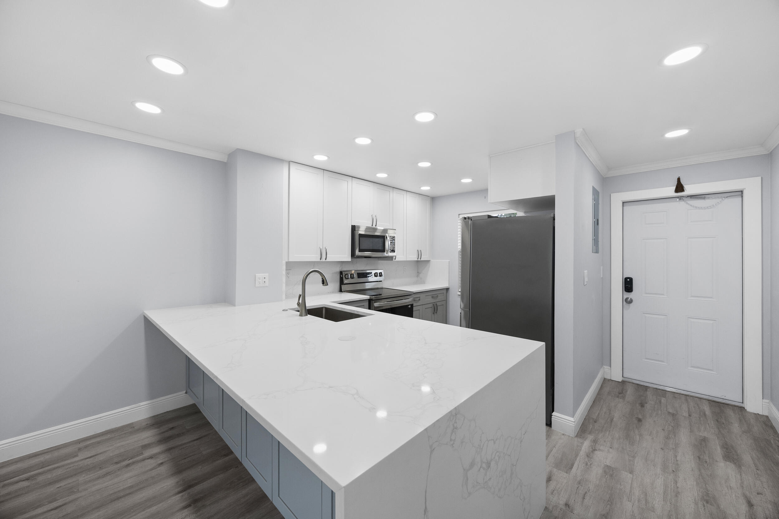 SANDALFOOT SOUTH THREE CONDO - Residential