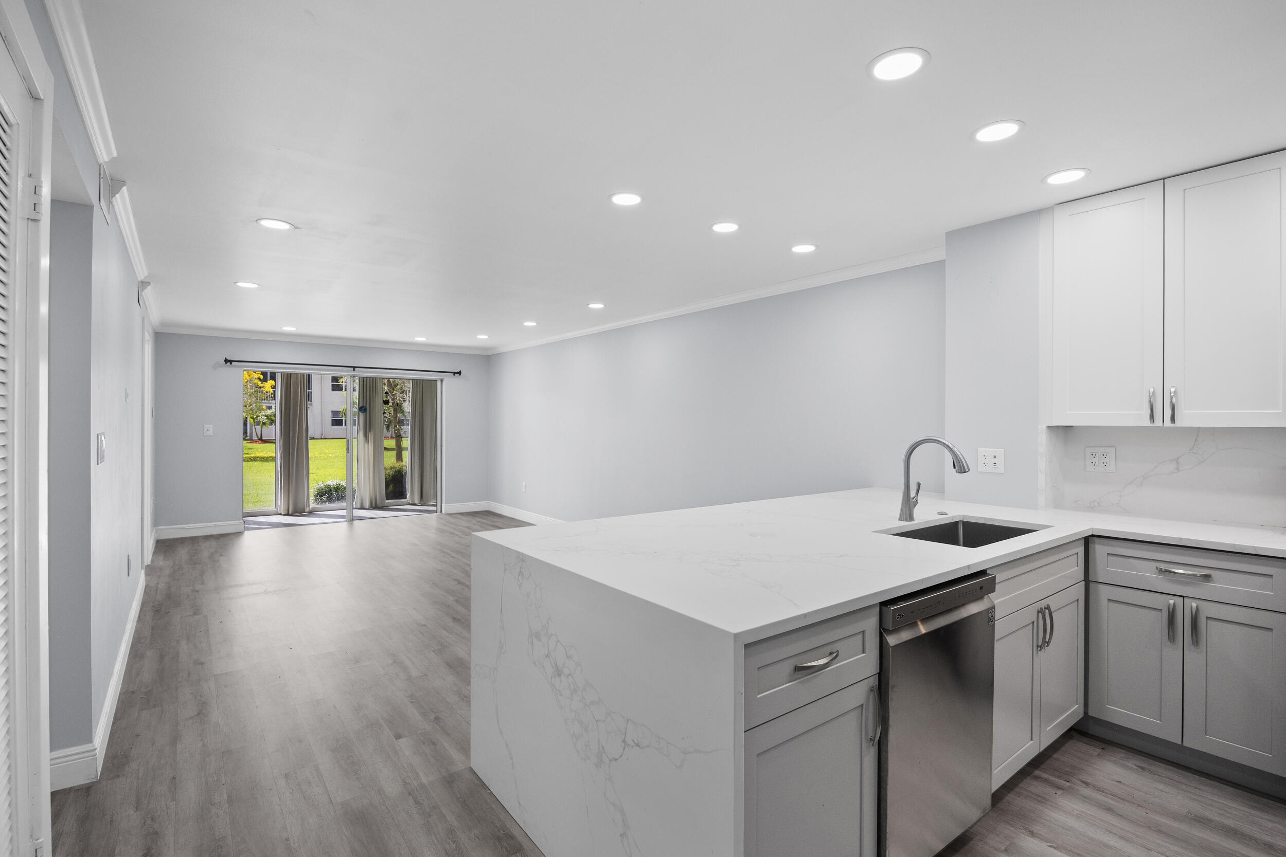 SANDALFOOT SOUTH THREE CONDO - Residential