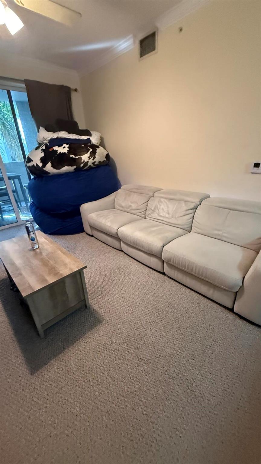 VIZCAYA LAKES CONDO - Residential Lease