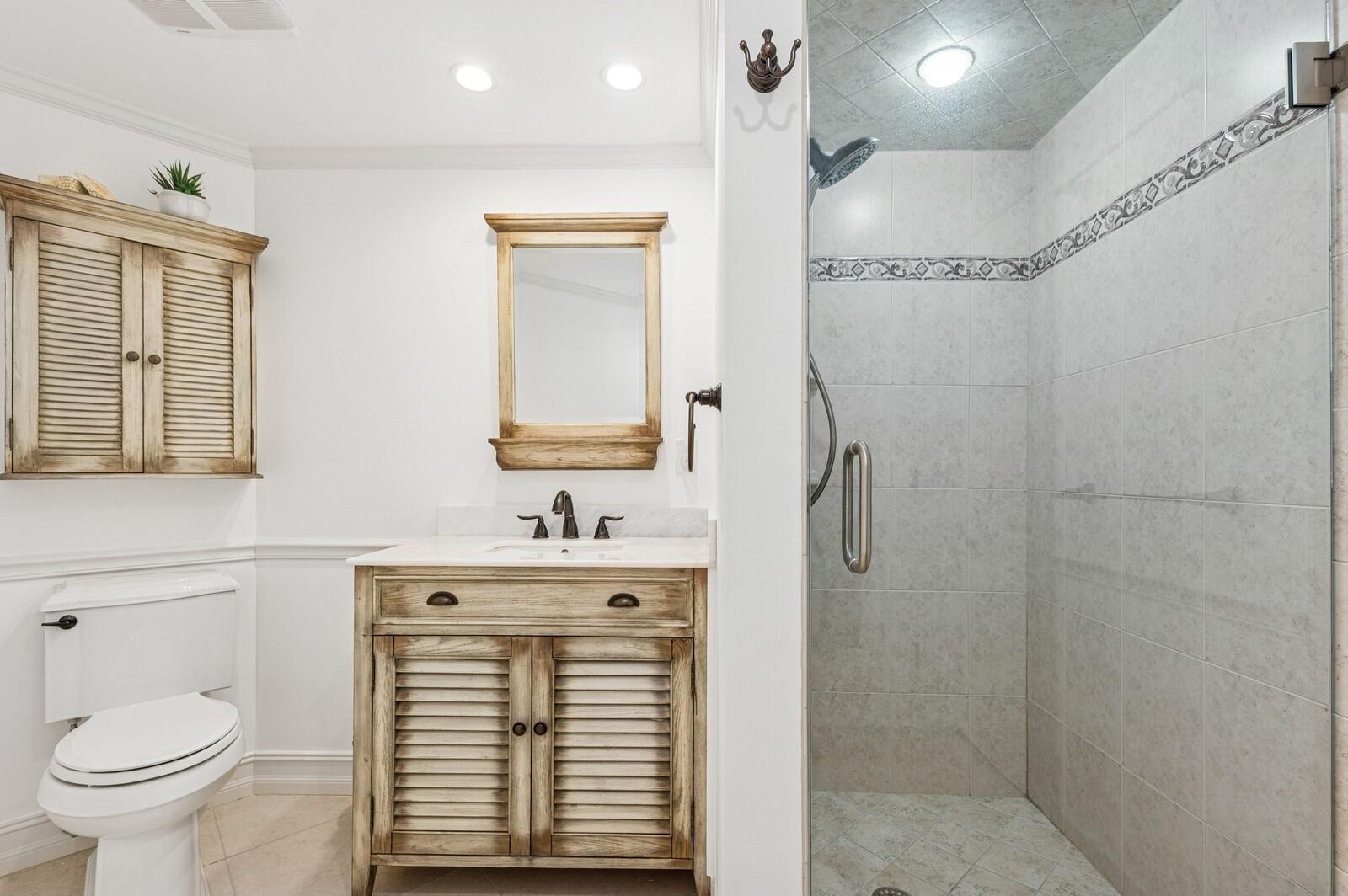 TIARA CONDO - Residential