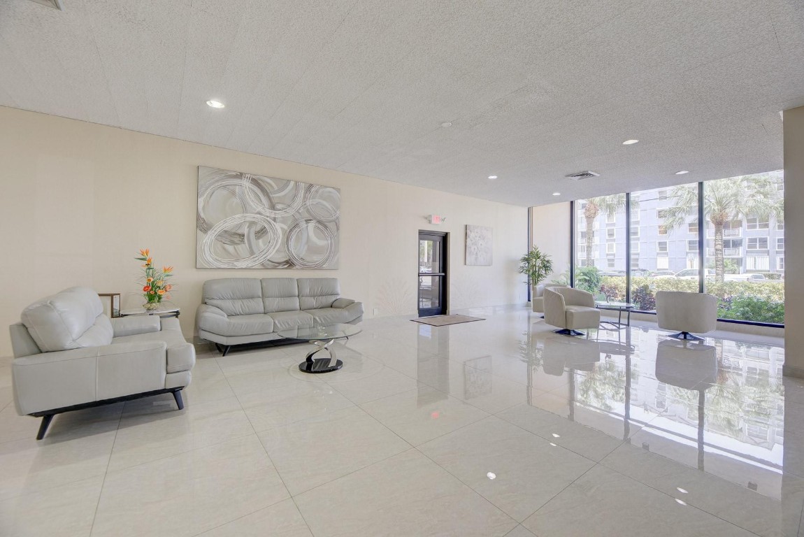 GOLDEN HORN - Residential