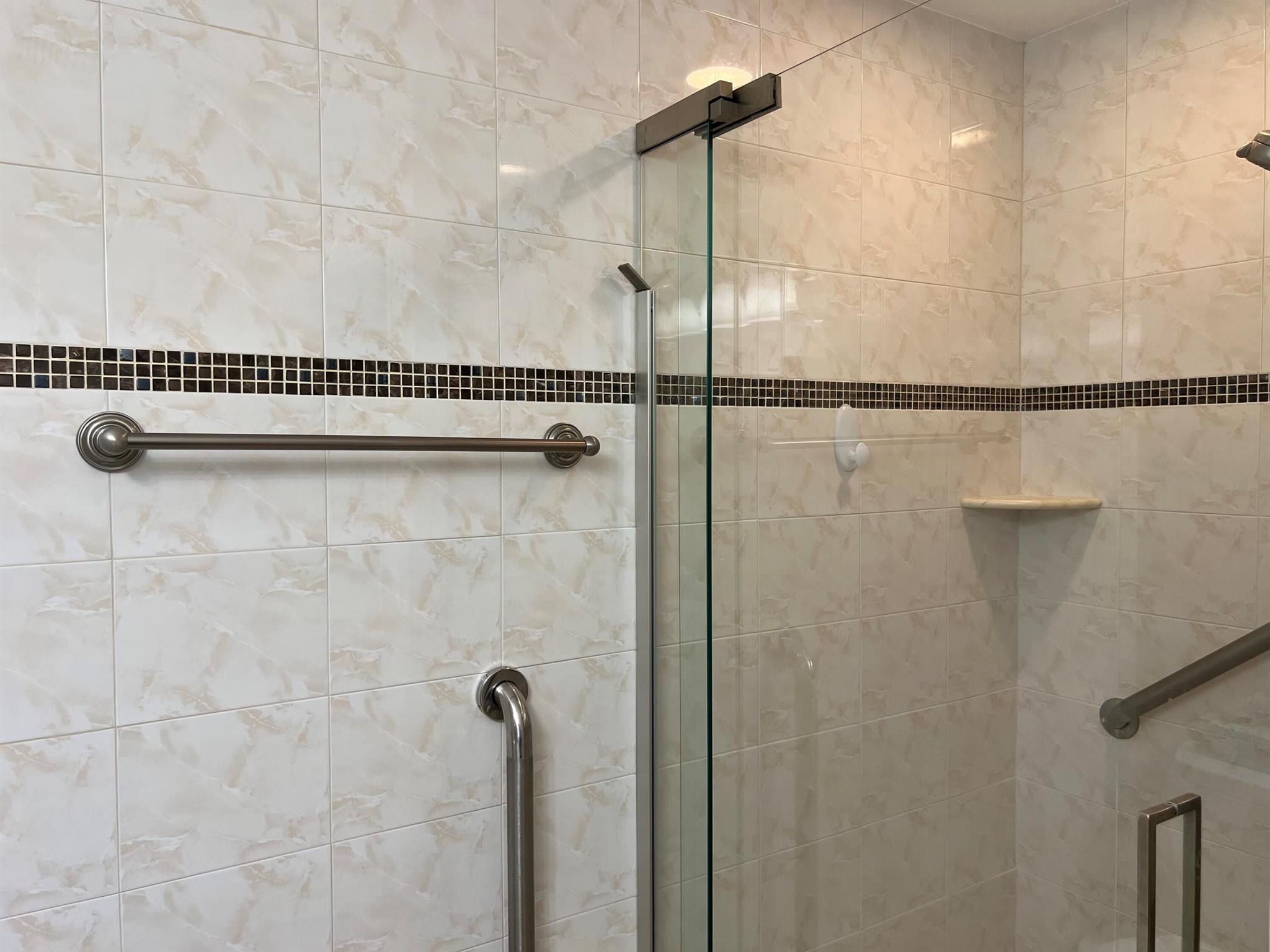 KINGS POINT NORMANDY COND - Residential Lease