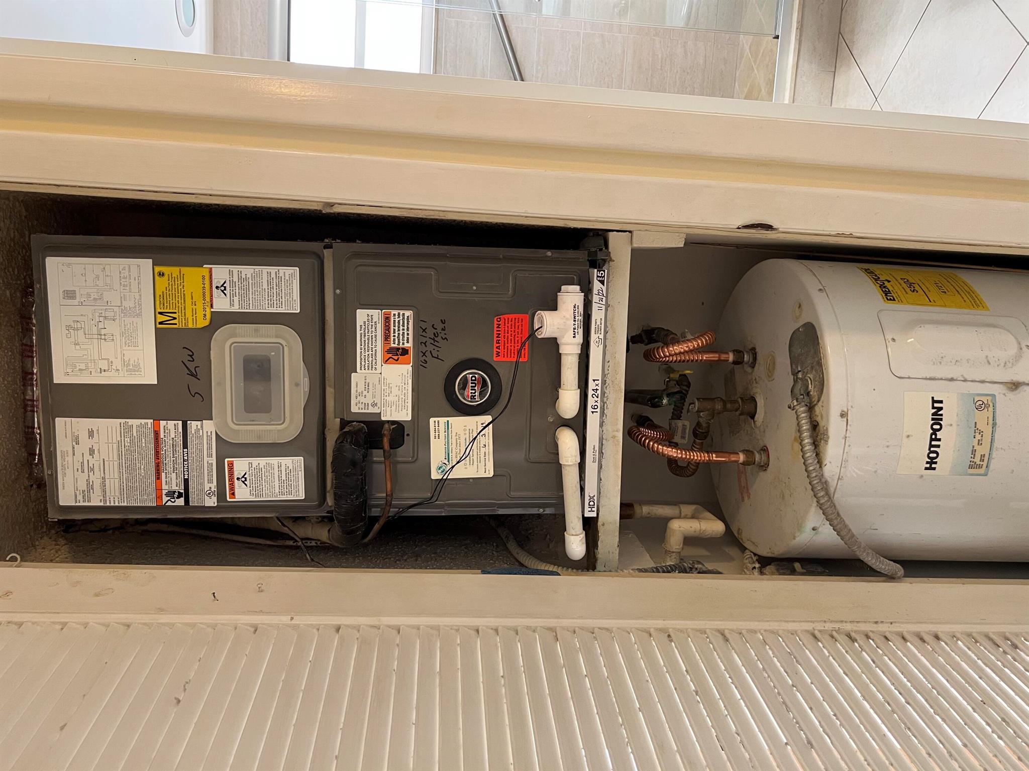 KINGS POINT NORMANDY COND - Residential Lease