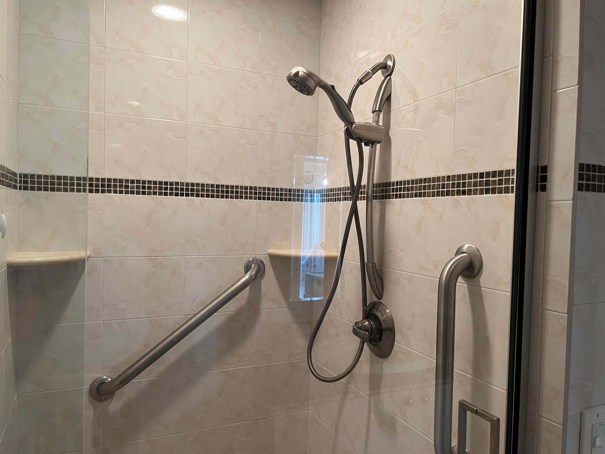 KINGS POINT NORMANDY COND - Residential Lease