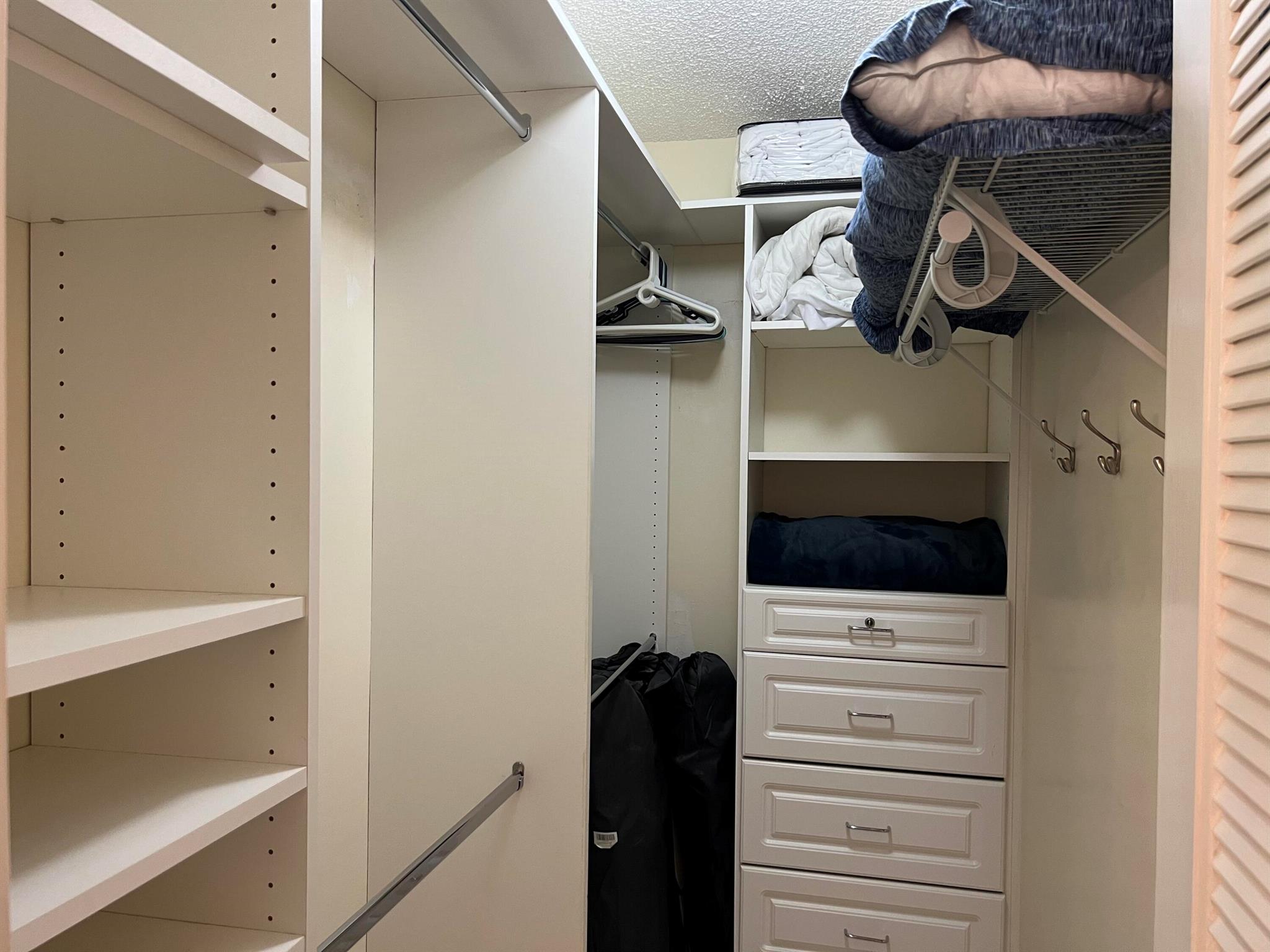 KINGS POINT NORMANDY COND - Residential Lease