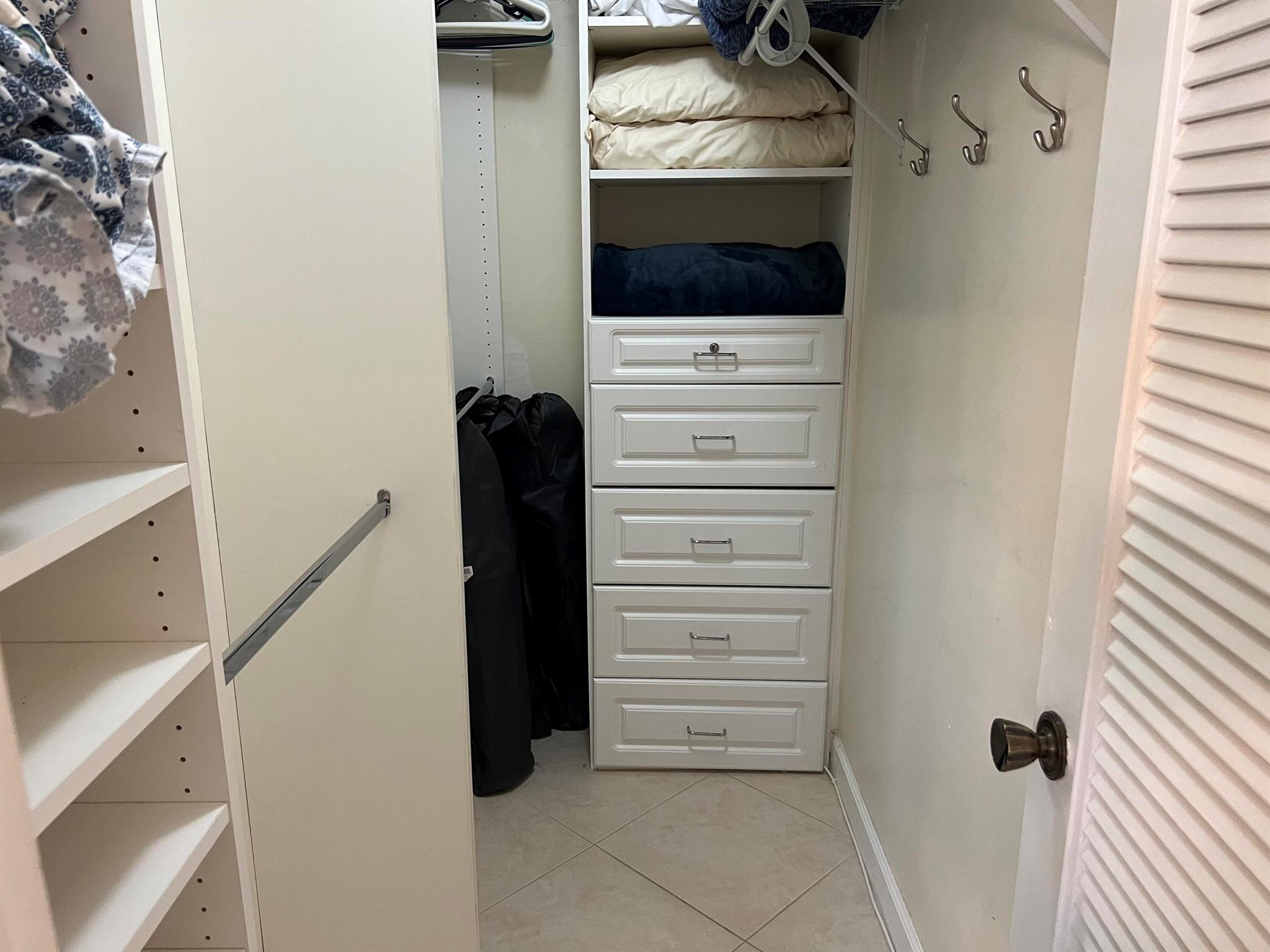 KINGS POINT NORMANDY COND - Residential Lease