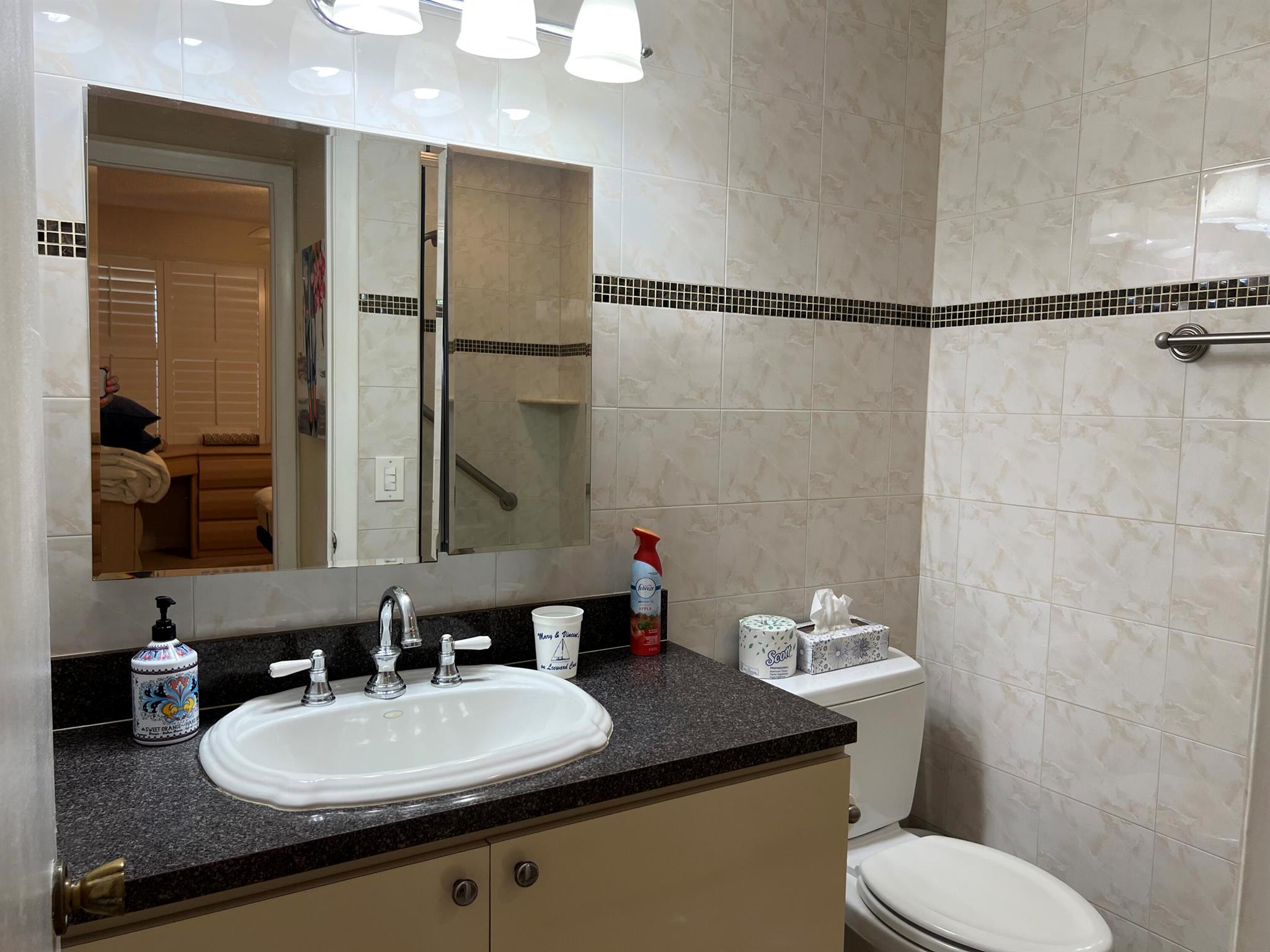 KINGS POINT NORMANDY COND - Residential Lease