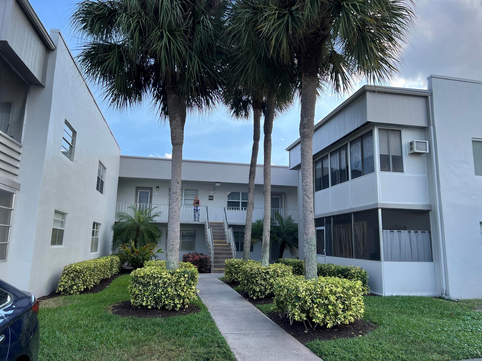 KINGS POINT NORMANDY COND - Residential Lease