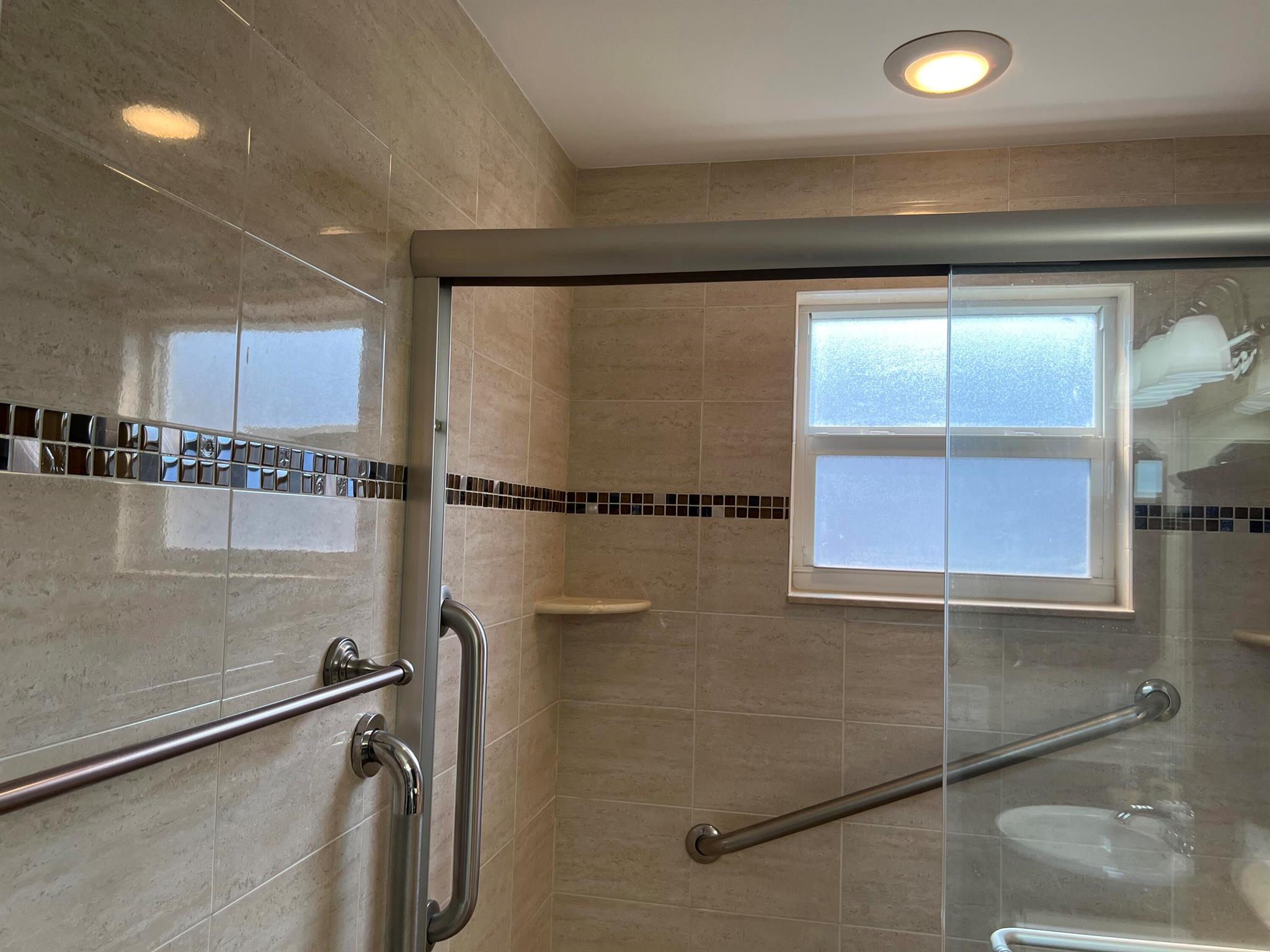 KINGS POINT NORMANDY COND - Residential Lease