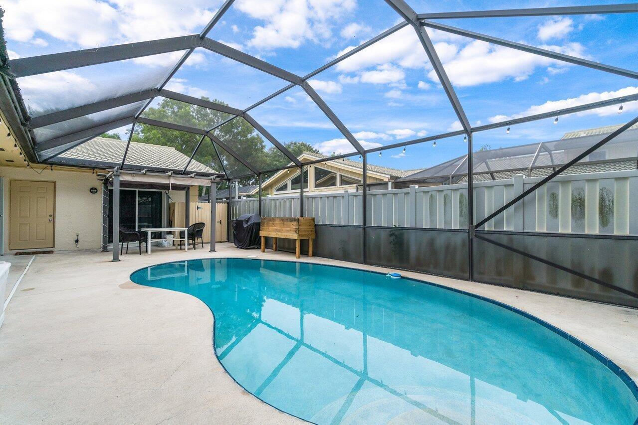 WESTWOOD LAKES 4 WESTWOOD GARDENS - Residential