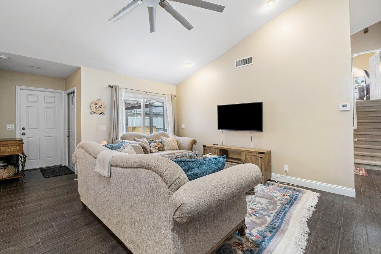 WESTWOOD LAKES 4 WESTWOOD GARDENS - Residential