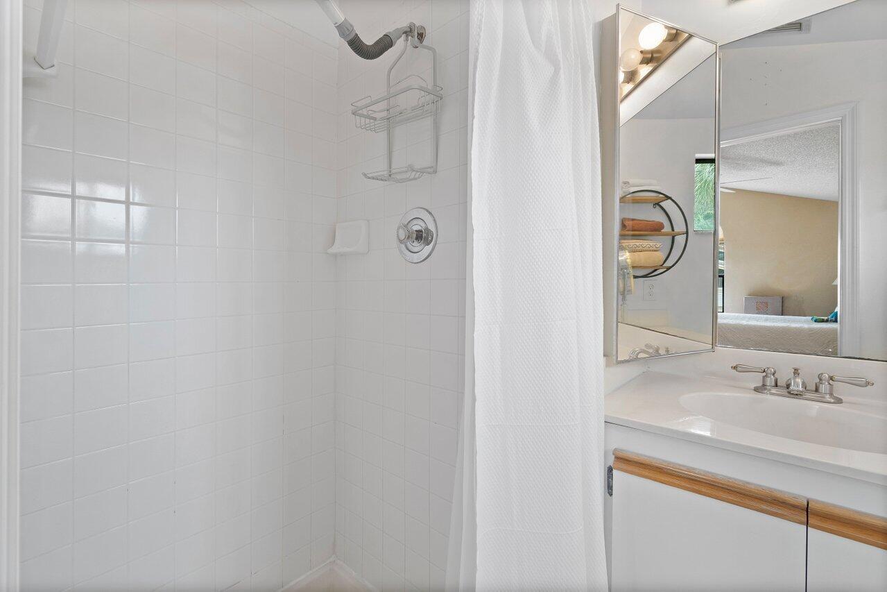 WESTWOOD LAKES 4 WESTWOOD GARDENS - Residential