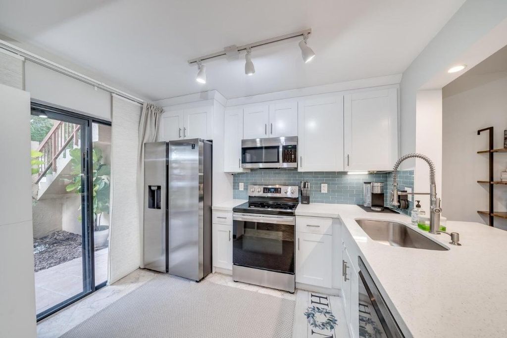 Photo of 3939 NE 5th Avenue #D103, Boca Raton, FL 33431 (MLS # R11095626)