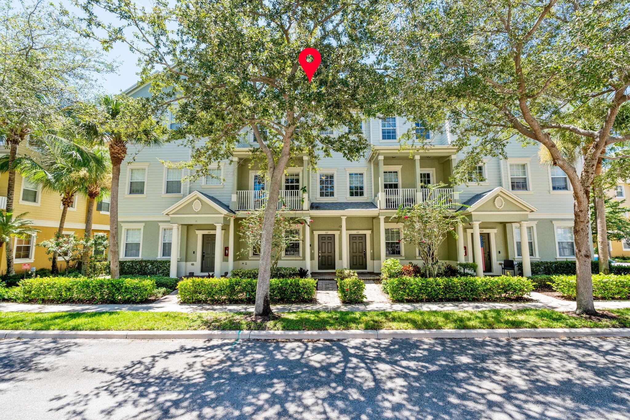 122 W Royal Palm Circle 102