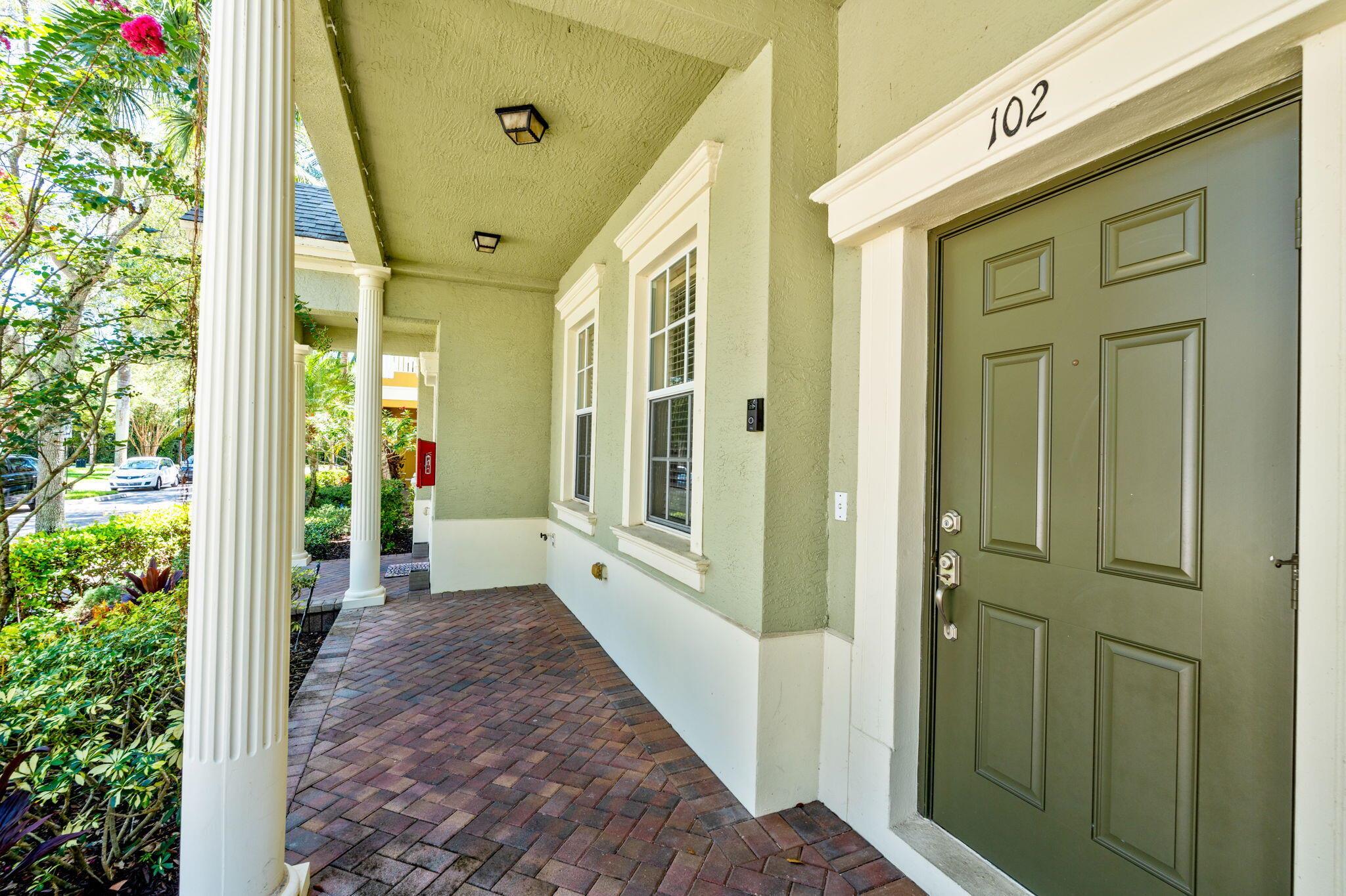 122 W Royal Palm Circle 102