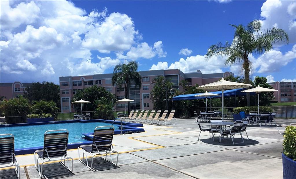 SUNRISE LAKES PHASE IV - Residential