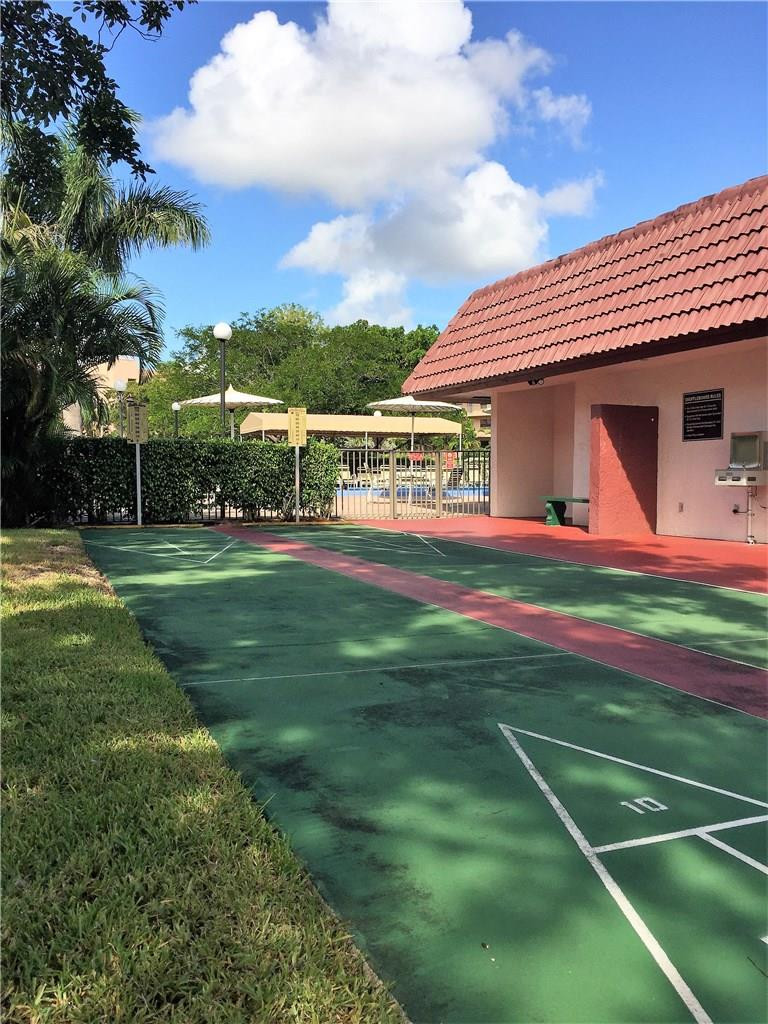 SUNRISE LAKES PHASE IV - Residential