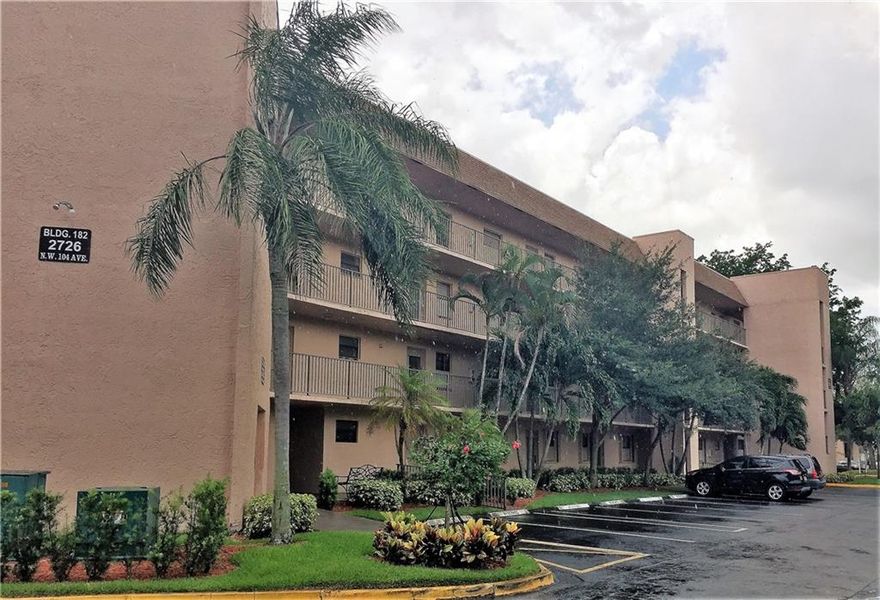 SELLER VERY MOTIVATED. Great maintained 2/2 with Lake and golf view; large screened terrace with lake and golf course view. Community has obvious pride of ownership, located just minutes from major shopping centers, restaurants and highways.55+ Community with numerous social activities: Pool, Tennis, Golf, Dance, Shows, Club house, Theater and more. Buyer must  meet all Condo Association and  financial requirements.