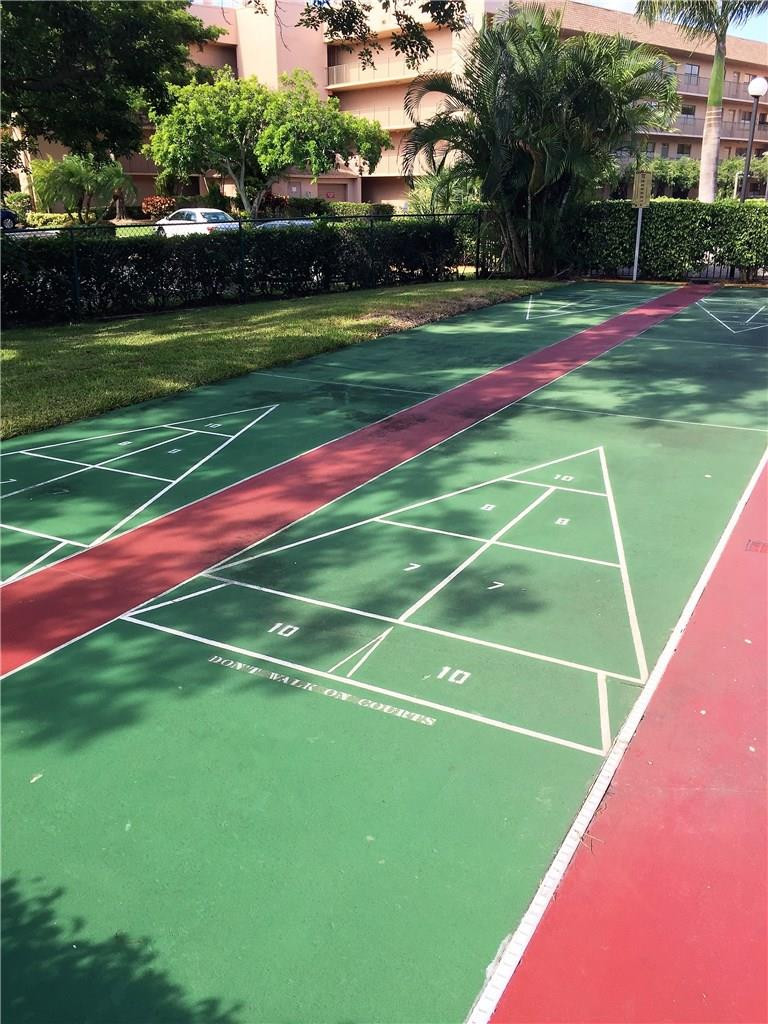 SUNRISE LAKES PHASE IV - Residential