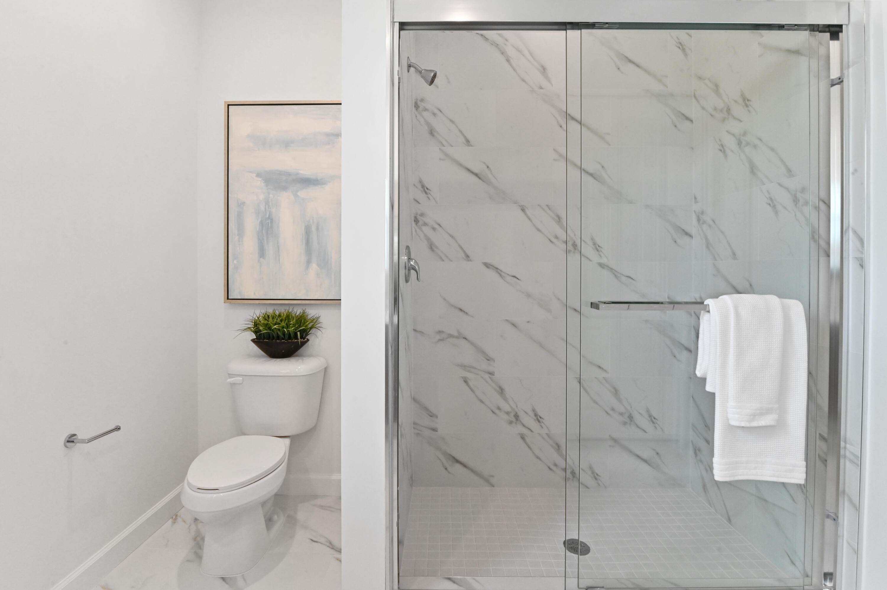 SYMPHONY PLACE - Residential