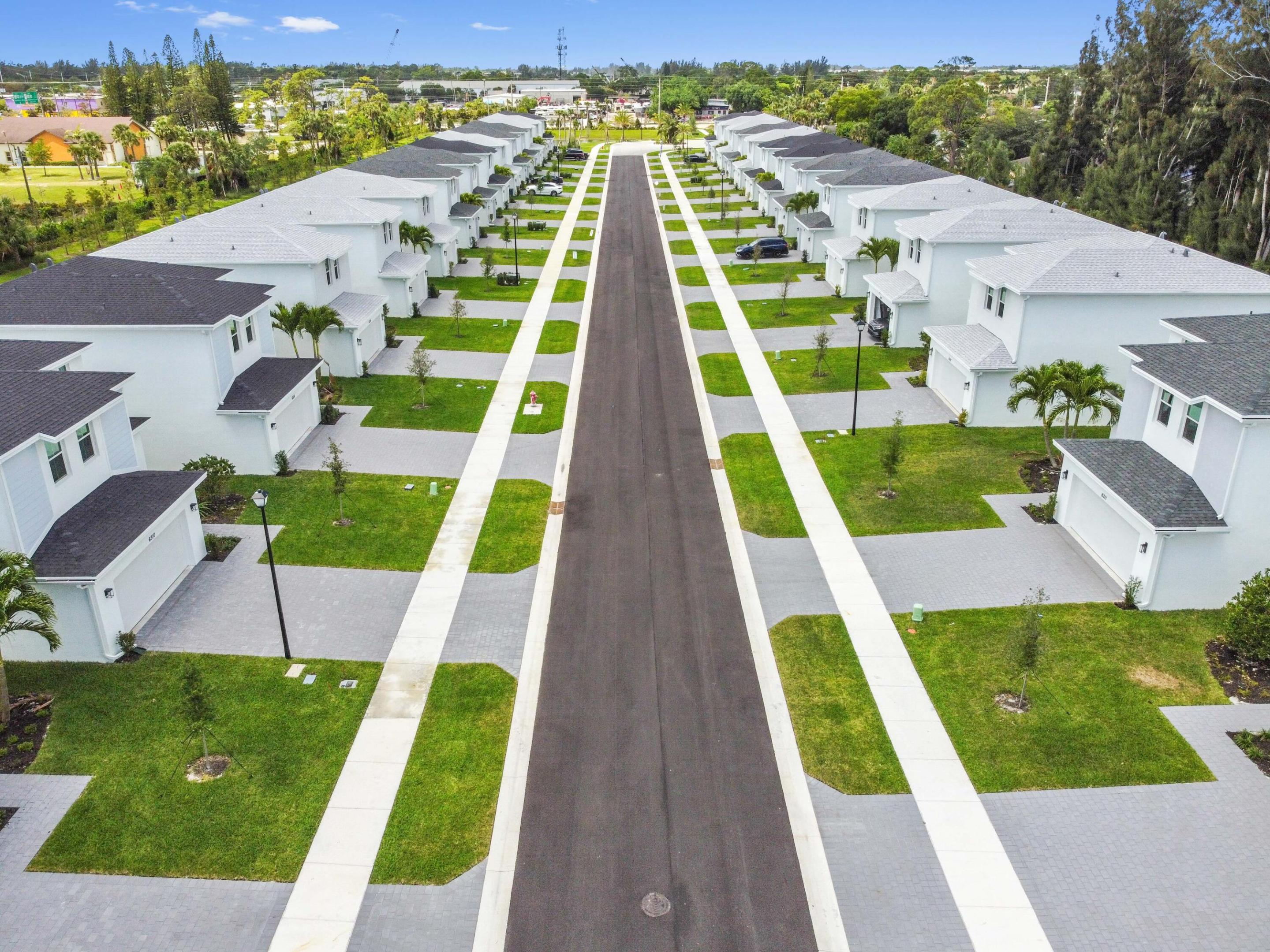 SYMPHONY PLACE - Residential