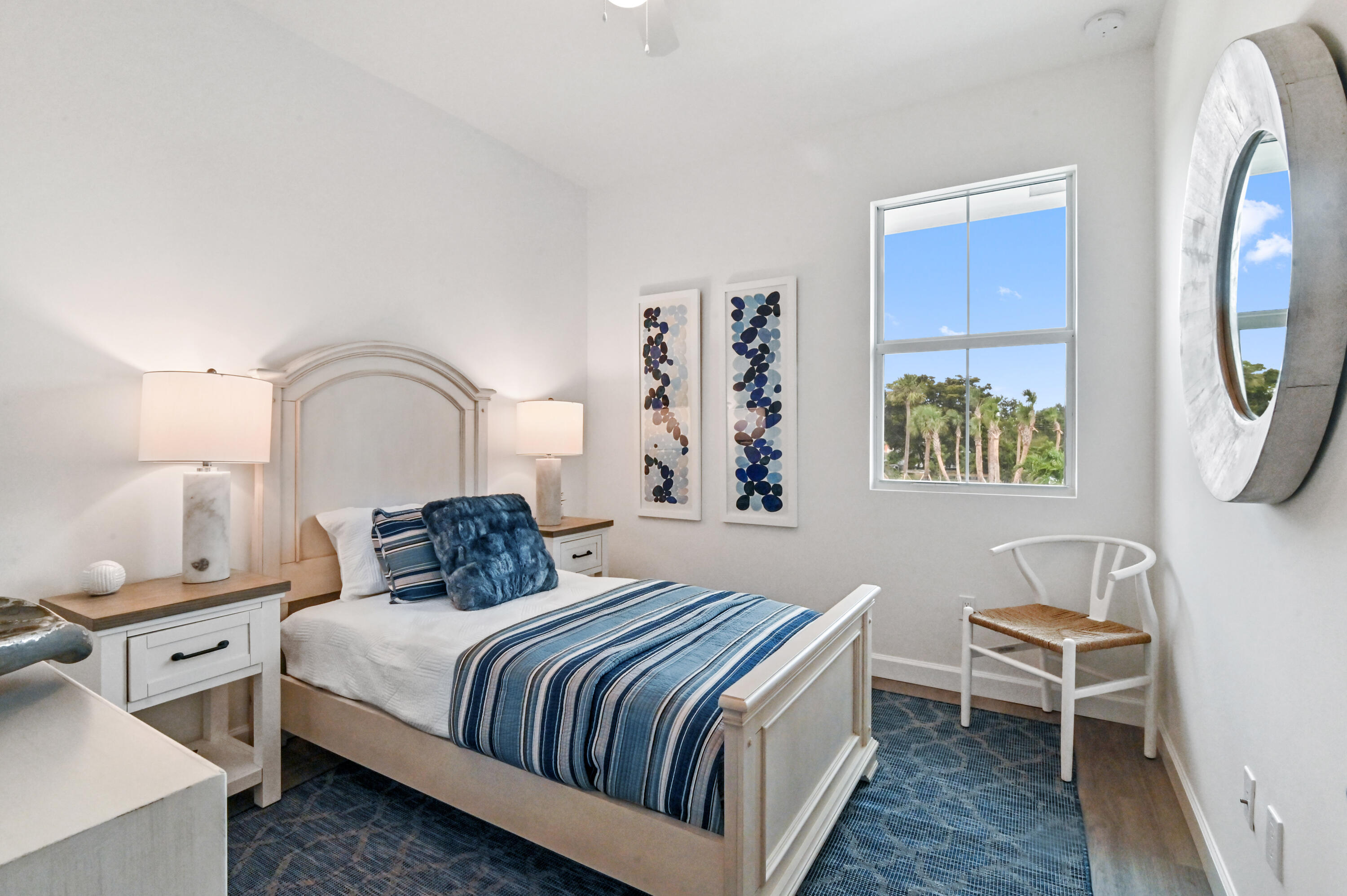 SYMPHONY PLACE - Residential