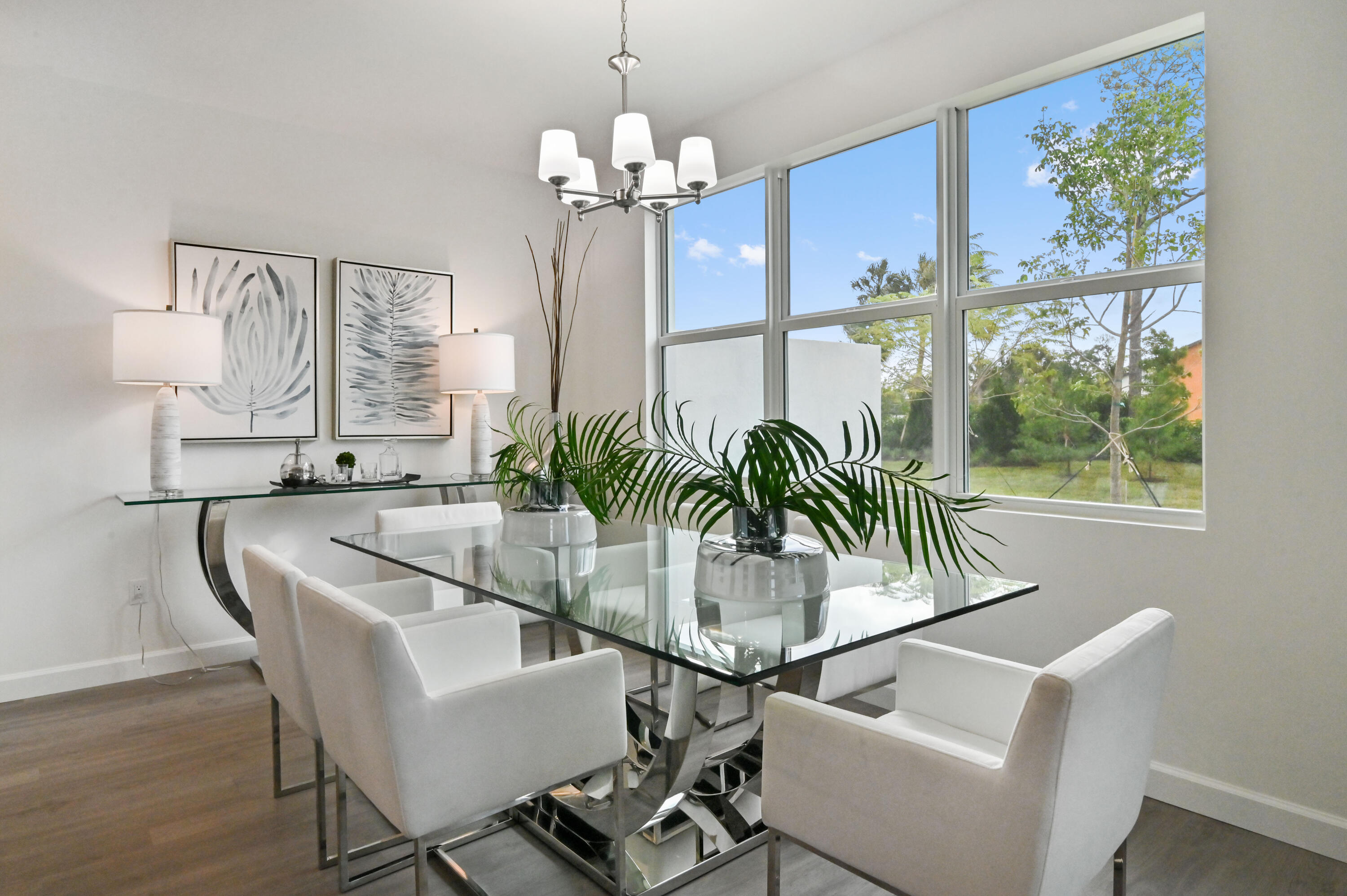 SYMPHONY PLACE - Residential