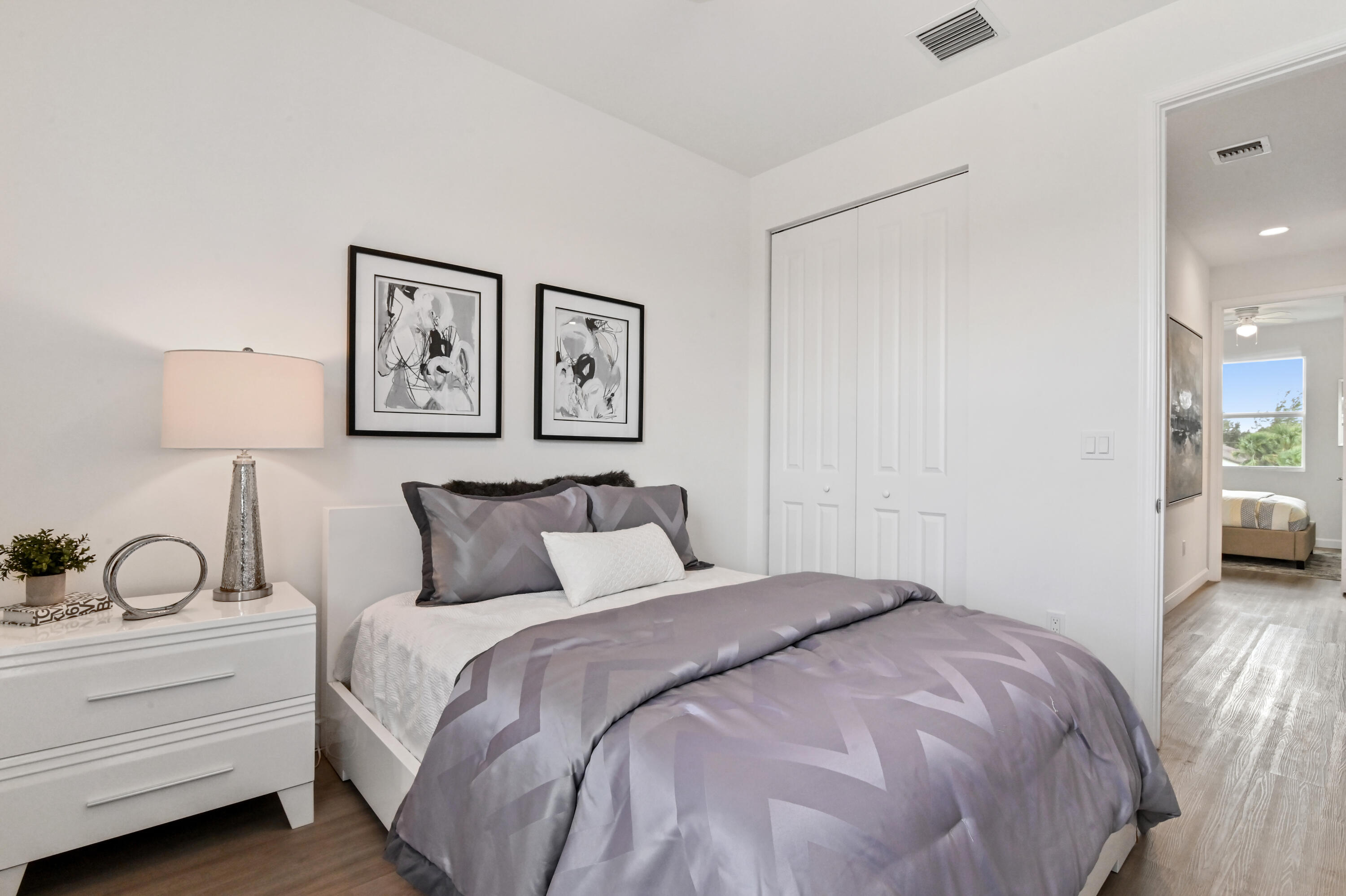 SYMPHONY PLACE - Residential