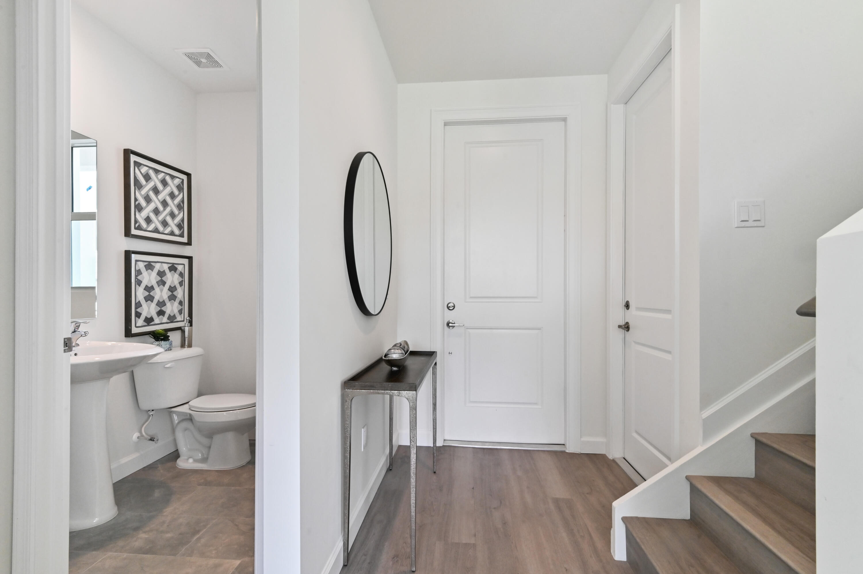 SYMPHONY PLACE - Residential