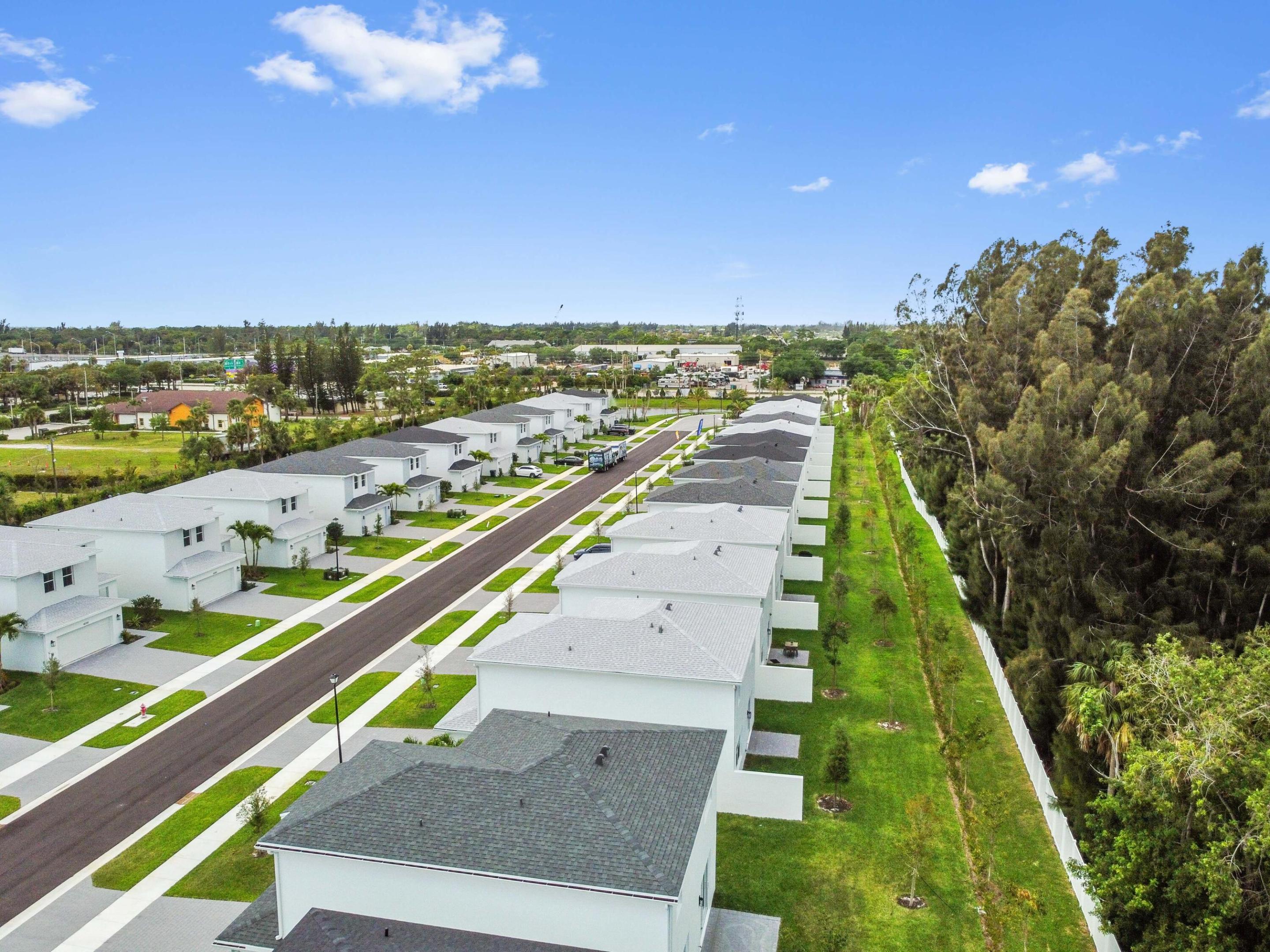 SYMPHONY PLACE - Residential