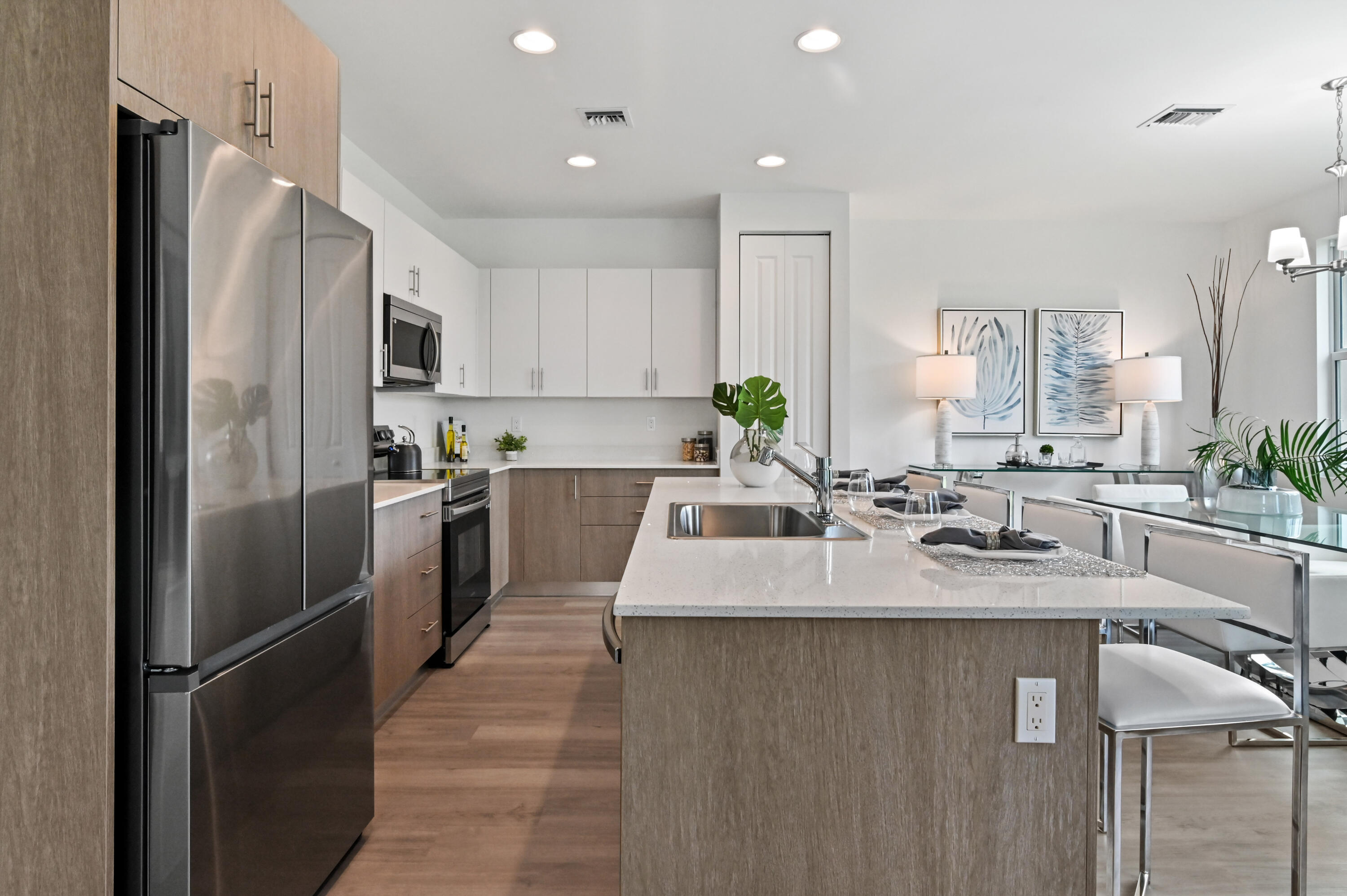 SYMPHONY PLACE - Residential