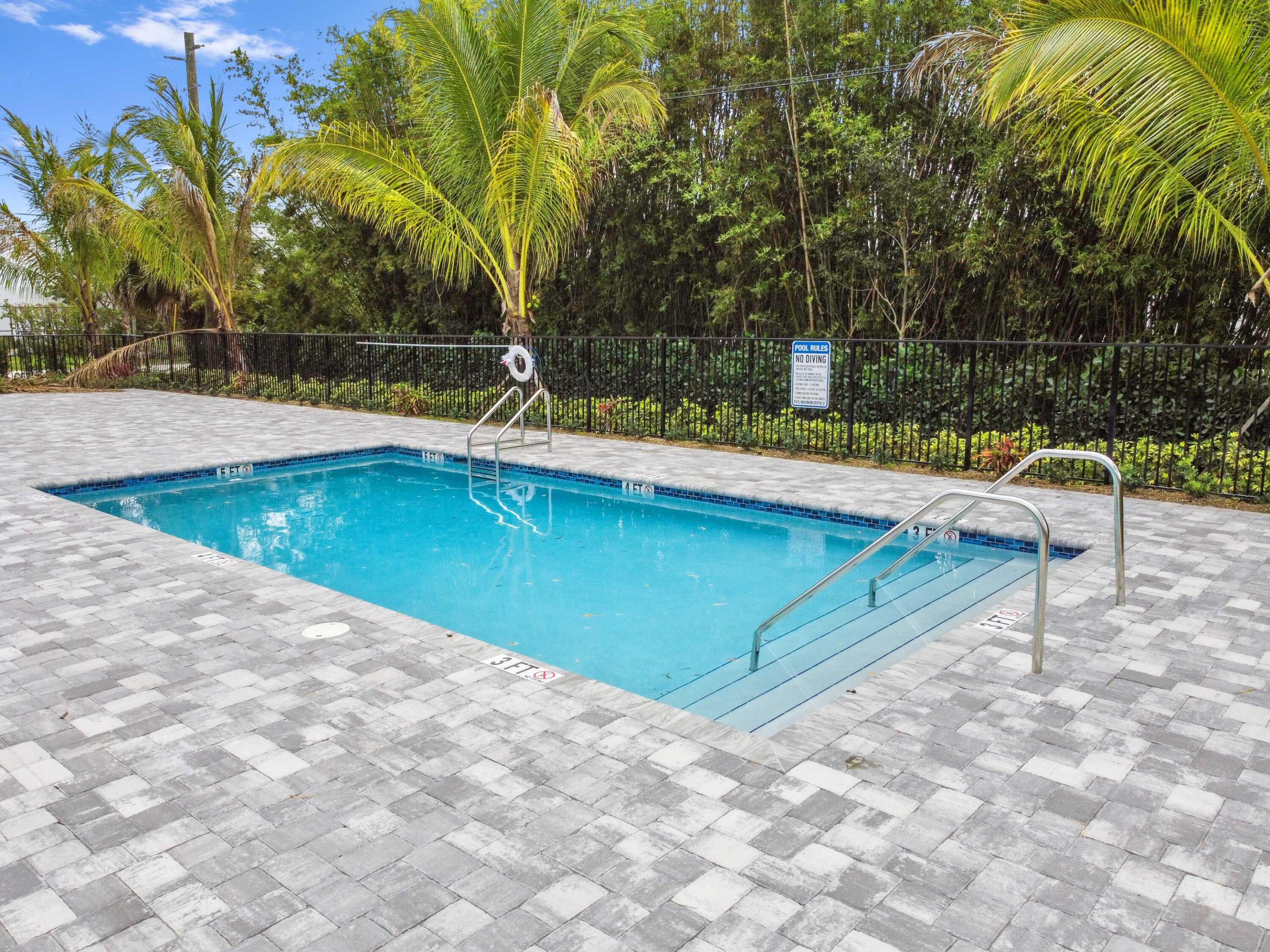 SYMPHONY PLACE - Residential